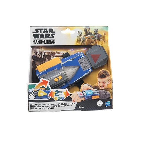 Star Wars Mandalorian Dual Attack Gauntlet Kids Roleplay Toy Hasbro Disney New - Picture 1 of 3